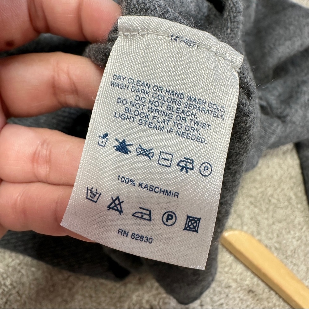 Lands’ End Men’s 100% Cashmere V-Neck Sweater Longsleeve Classic in Gray M - Picture 10 of 13